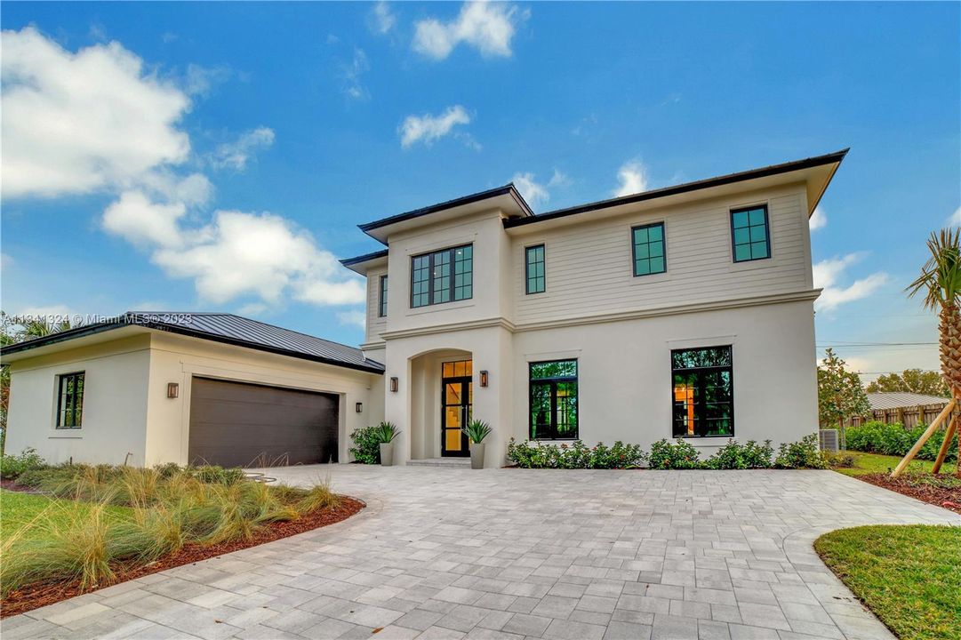 Recently Sold: $3,000,000 (5 beds, 6 baths, 4543 Square Feet)