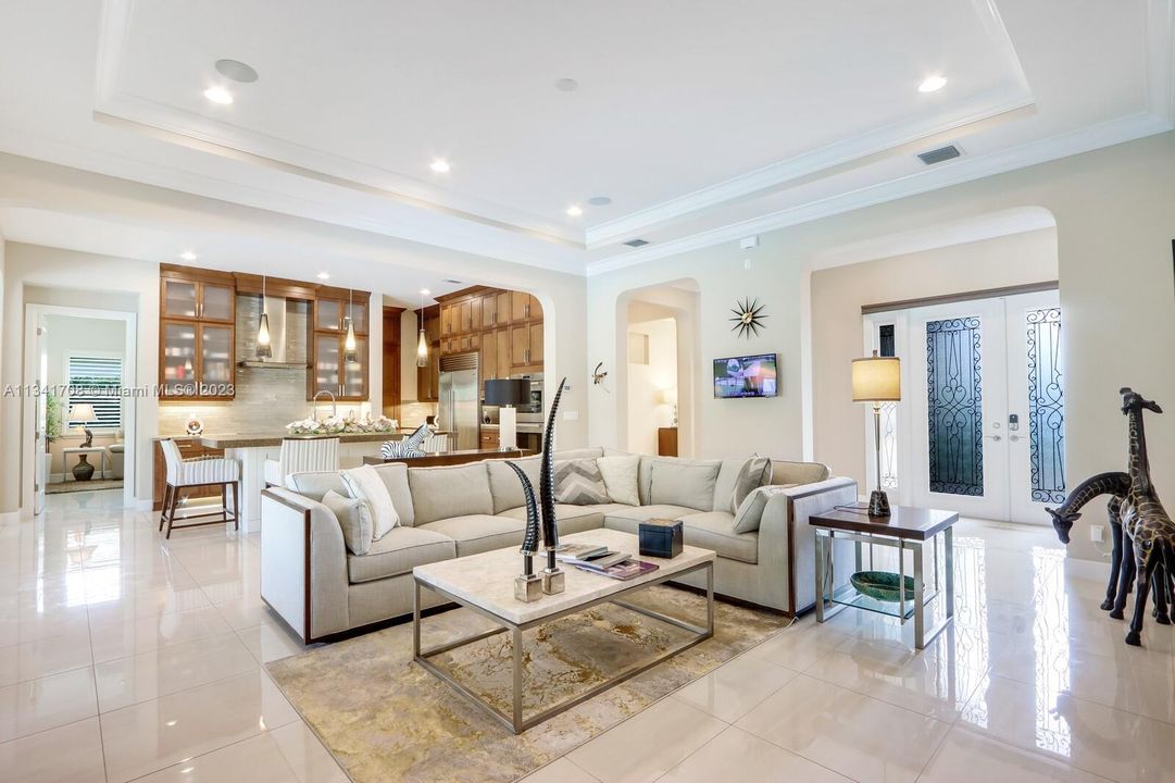 Recently Sold: $2,295,000 (3 beds, 3 baths, 3439 Square Feet)