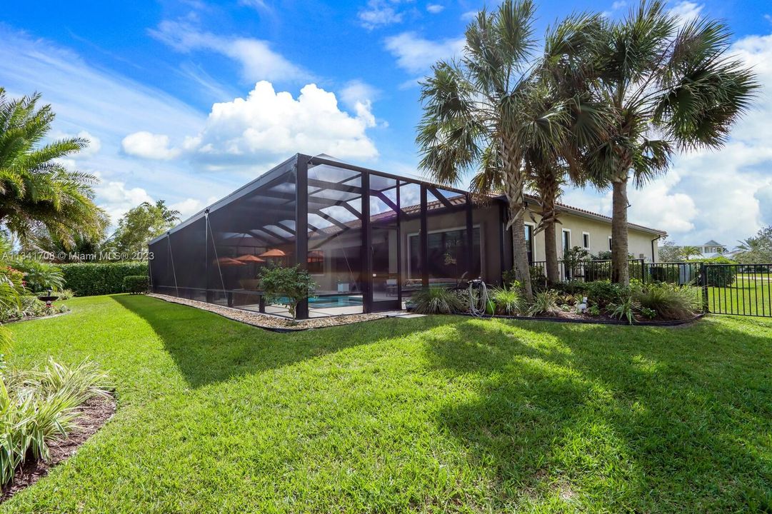 Recently Sold: $2,295,000 (3 beds, 3 baths, 3439 Square Feet)