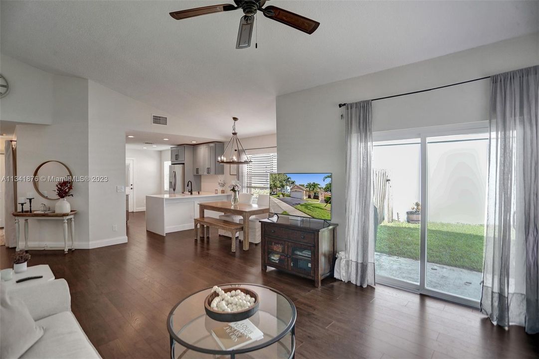 Recently Sold: $525,000 (2 beds, 2 baths, 1256 Square Feet)