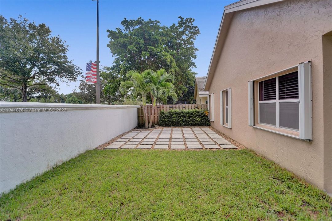 Recently Sold: $525,000 (2 beds, 2 baths, 1256 Square Feet)