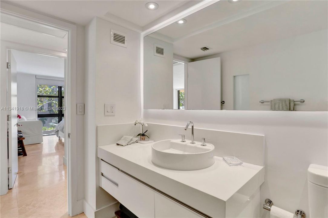 Recently Sold: $1,350,000 (2 beds, 2 baths, 1782 Square Feet)