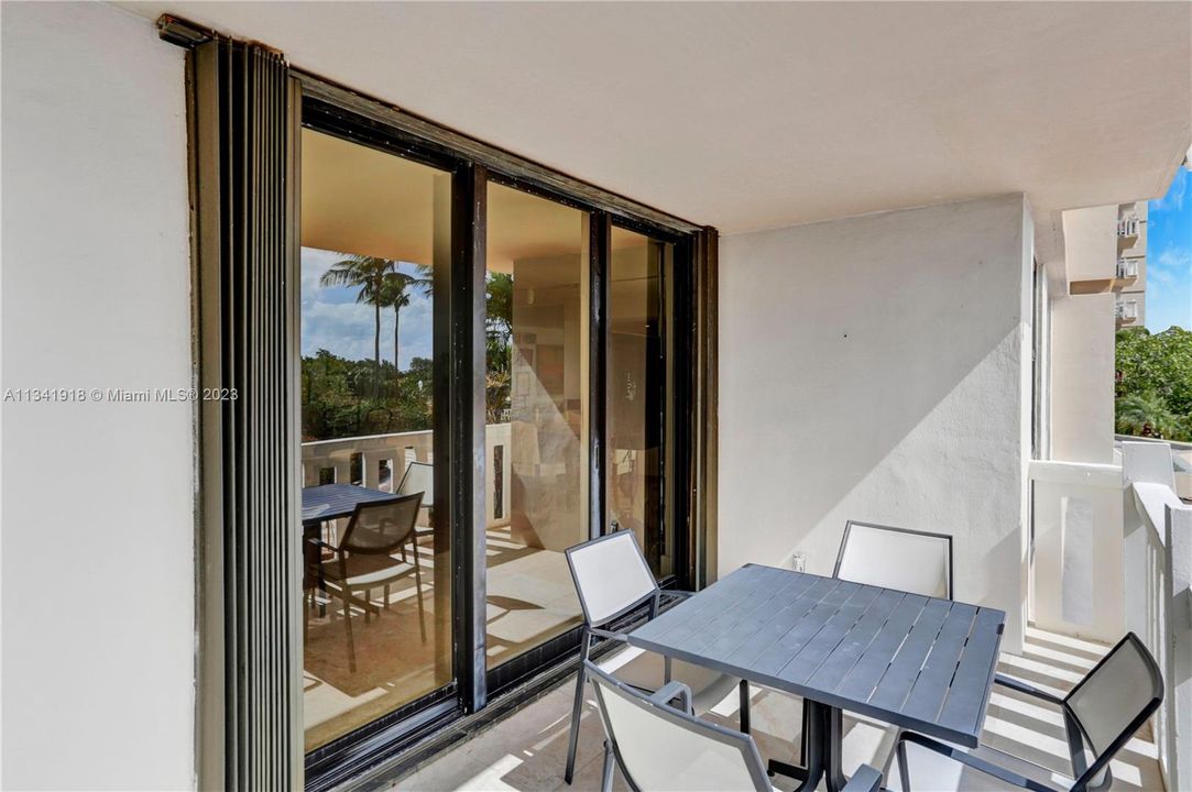 Recently Sold: $1,350,000 (2 beds, 2 baths, 1782 Square Feet)