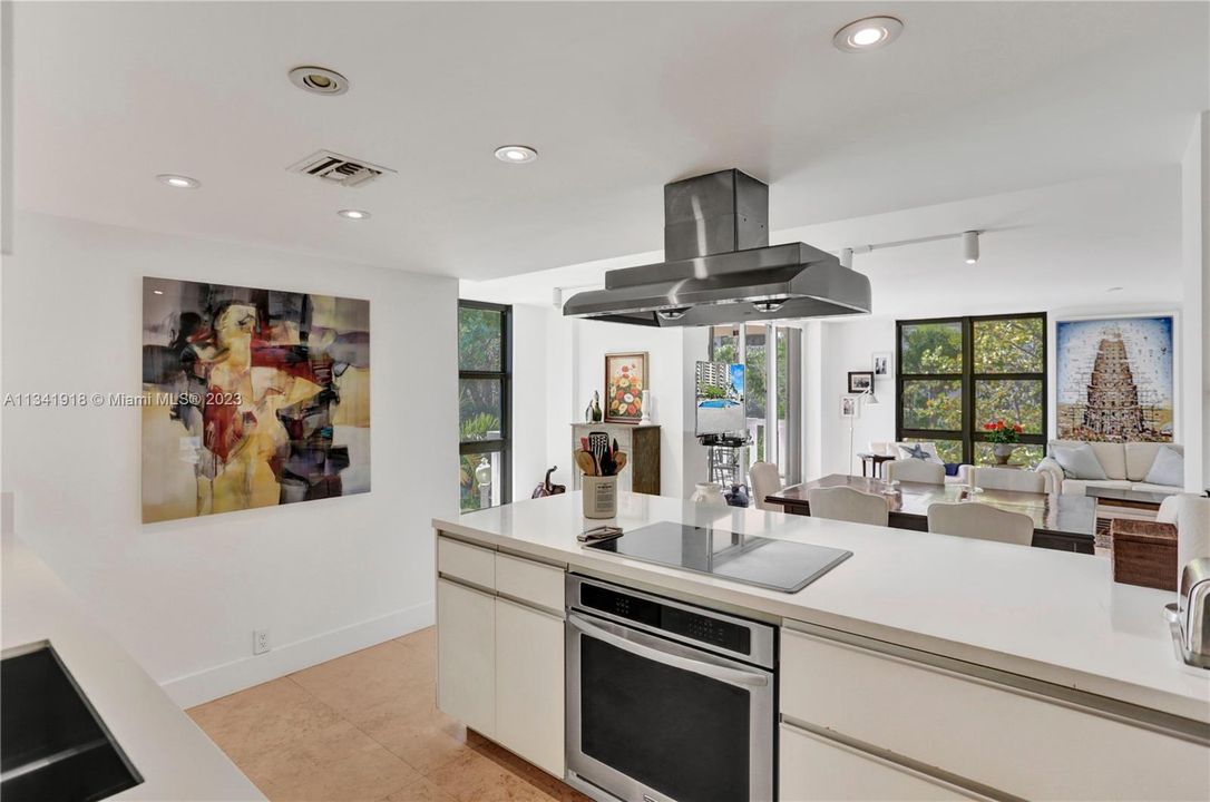 Recently Sold: $1,350,000 (2 beds, 2 baths, 1782 Square Feet)