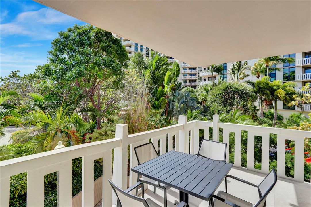Recently Sold: $1,350,000 (2 beds, 2 baths, 1782 Square Feet)