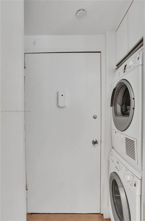 Recently Sold: $1,350,000 (2 beds, 2 baths, 1782 Square Feet)