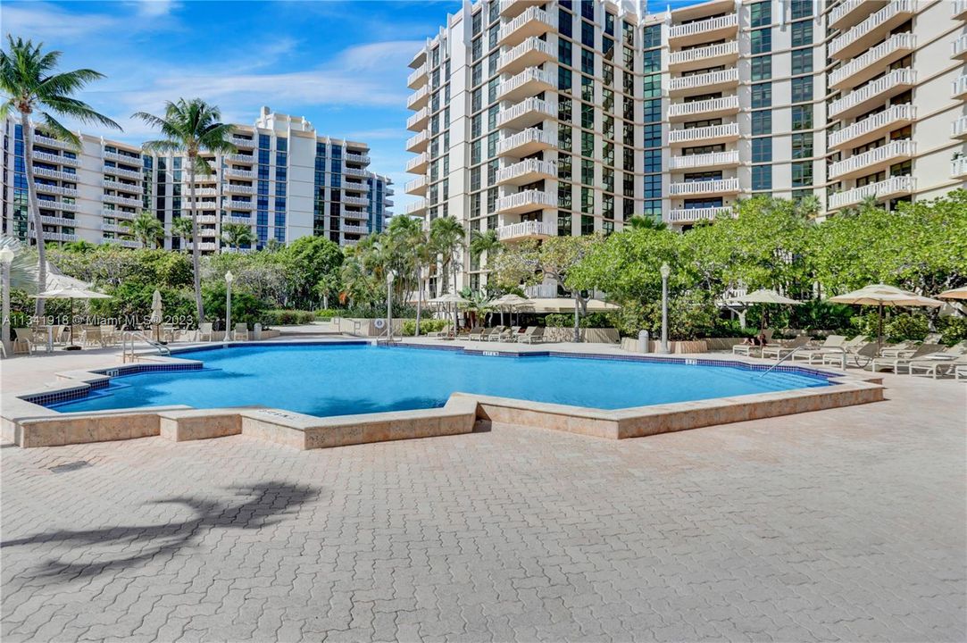 Recently Sold: $1,350,000 (2 beds, 2 baths, 1782 Square Feet)
