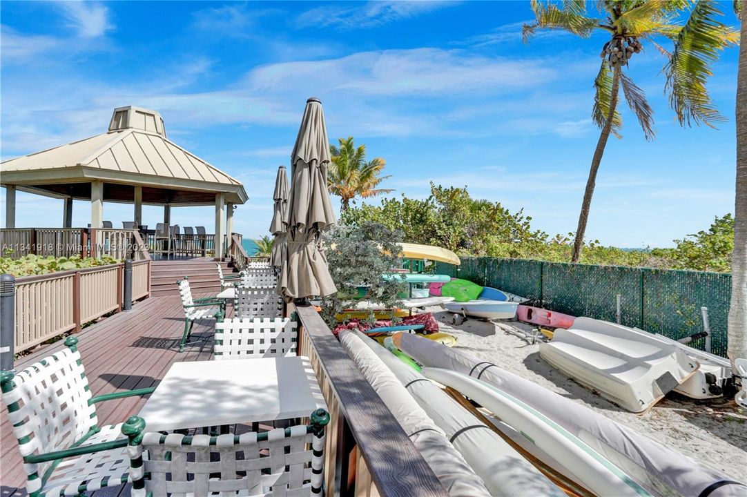 Recently Sold: $1,350,000 (2 beds, 2 baths, 1782 Square Feet)