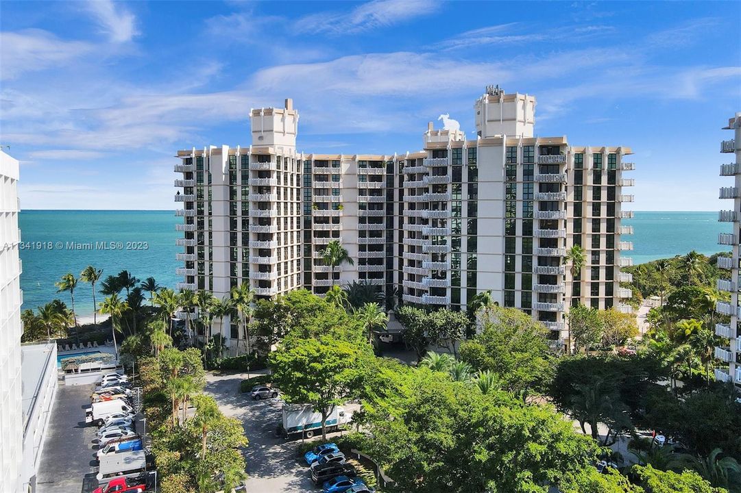 Recently Sold: $1,350,000 (2 beds, 2 baths, 1782 Square Feet)
