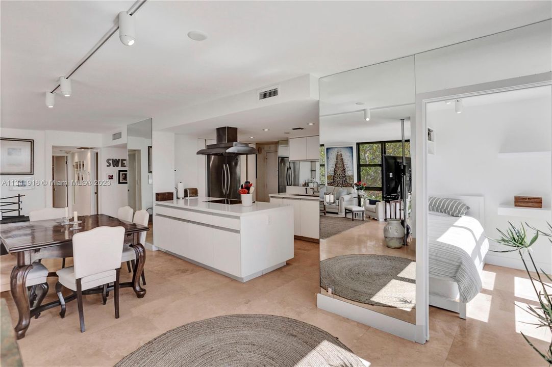 Recently Sold: $1,350,000 (2 beds, 2 baths, 1782 Square Feet)