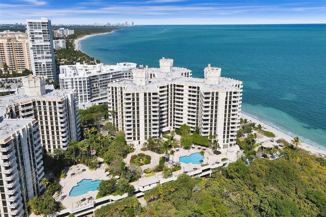 Recently Sold: $1,350,000 (2 beds, 2 baths, 1782 Square Feet)