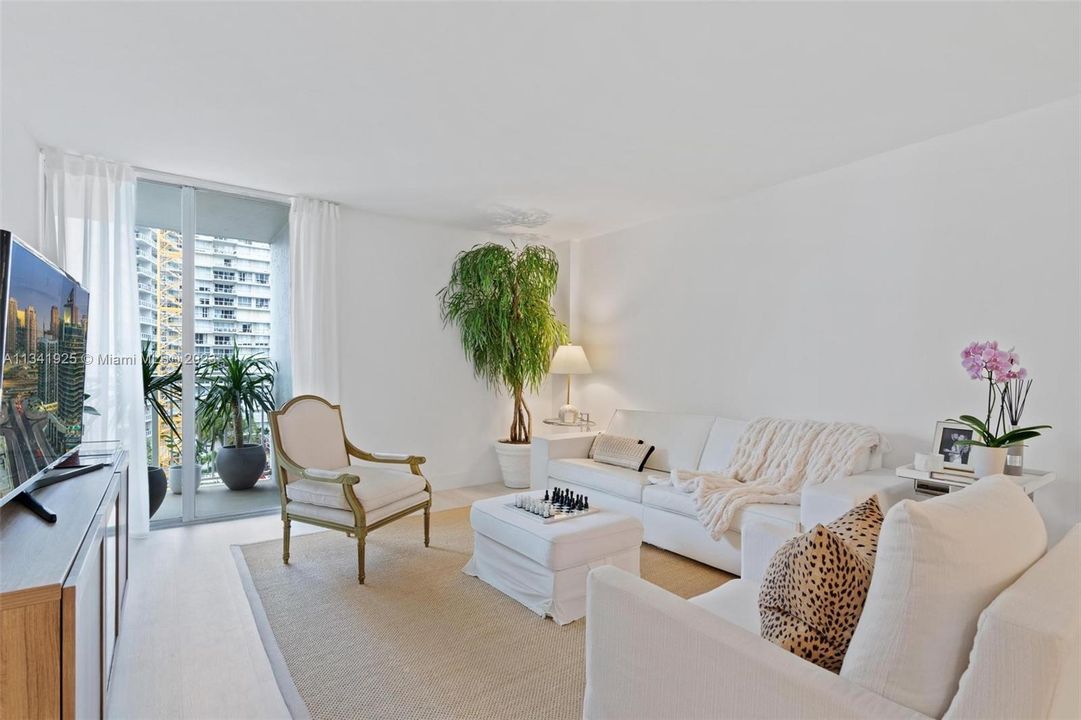 Recently Sold: $439,000 (1 beds, 1 baths, 782 Square Feet)