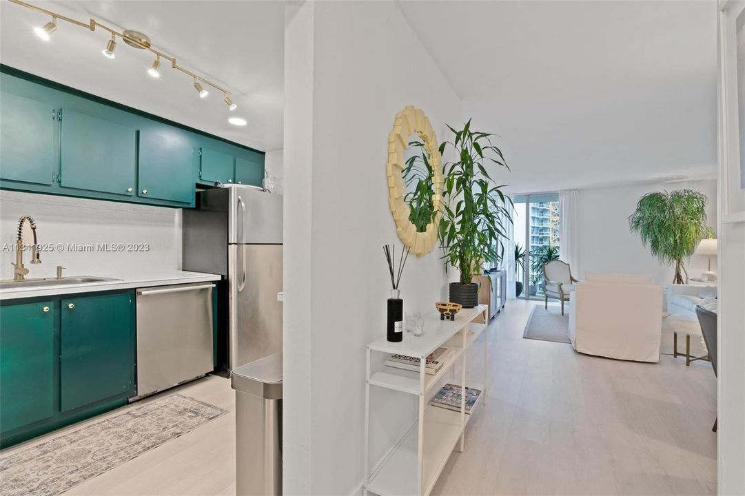 Recently Sold: $439,000 (1 beds, 1 baths, 782 Square Feet)