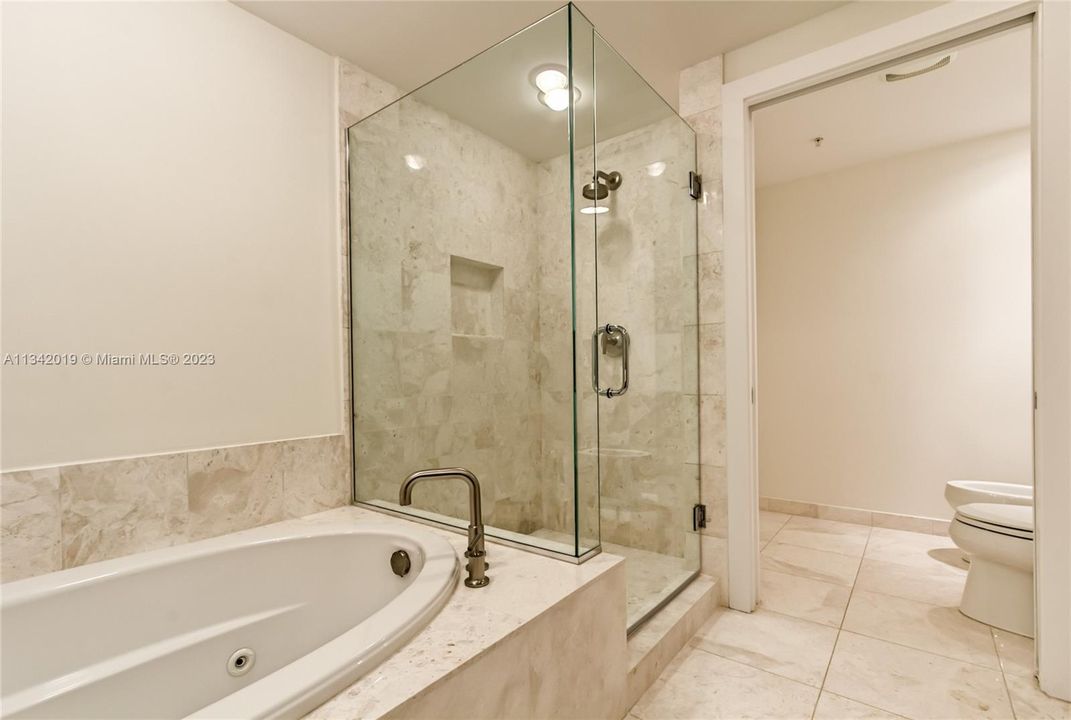 最近租的: $8,500 (2 贝兹, 2 浴室, 2300 平方英尺)