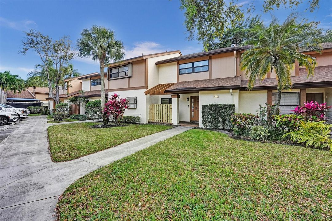 Recently Sold: $335,000 (3 beds, 2 baths, 1547 Square Feet)