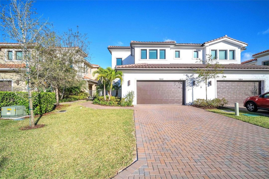 Recently Sold: $1,275,000 (4 beds, 3 baths, 2639 Square Feet)