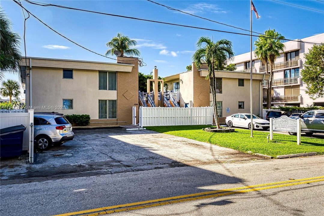 Vendido Recientemente: $4,300,000 (0 camas, 0 baños, 11049 Pies cuadrados)