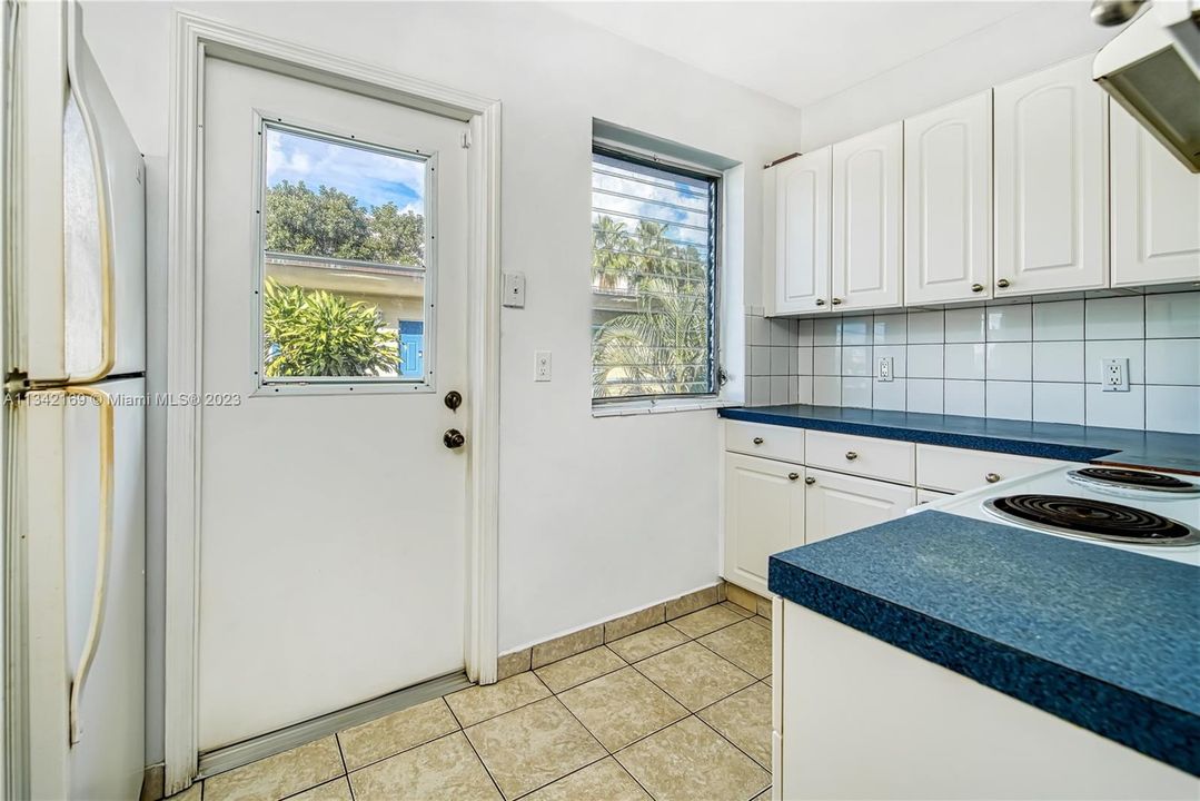 Vendido Recientemente: $4,300,000 (0 camas, 0 baños, 11049 Pies cuadrados)