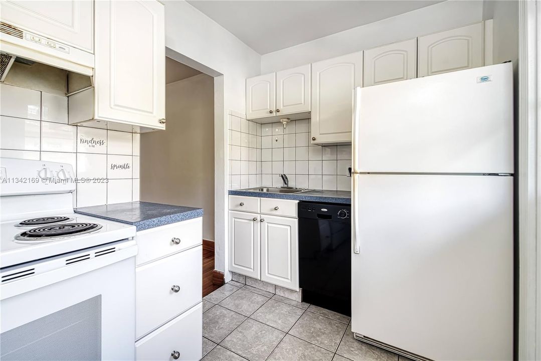 Vendido Recientemente: $4,300,000 (0 camas, 0 baños, 11049 Pies cuadrados)