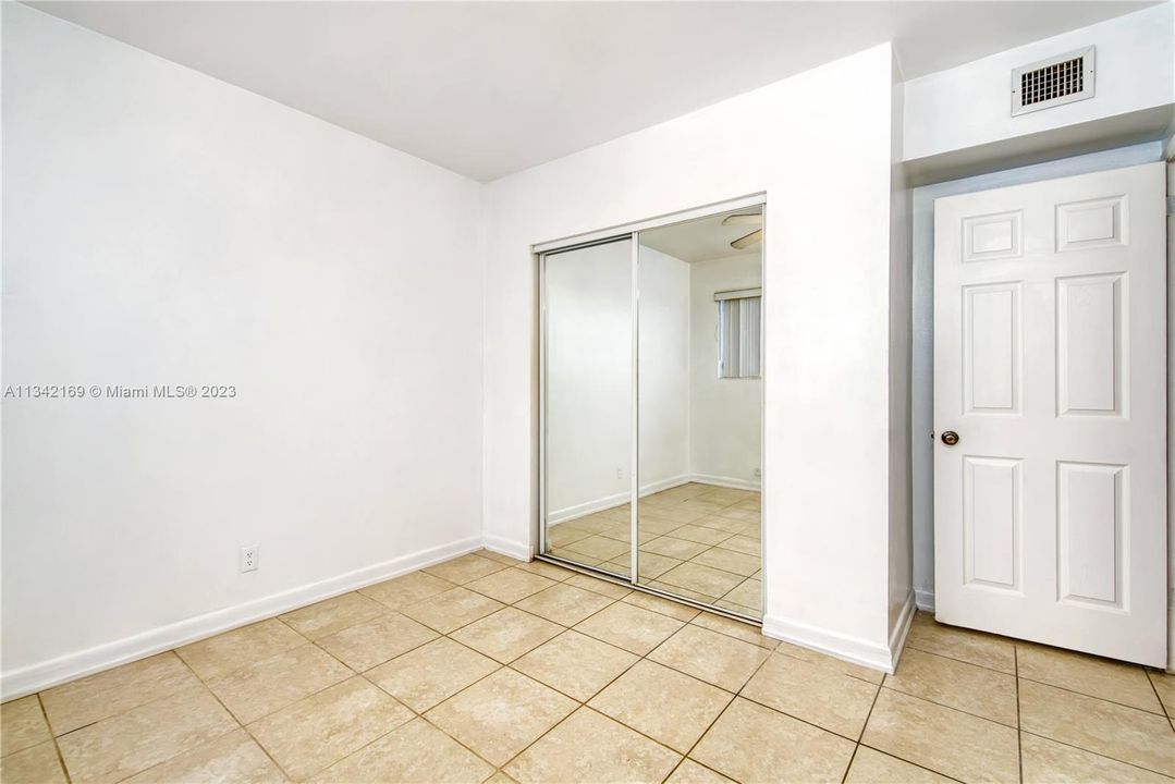 Vendido Recientemente: $4,300,000 (0 camas, 0 baños, 11049 Pies cuadrados)