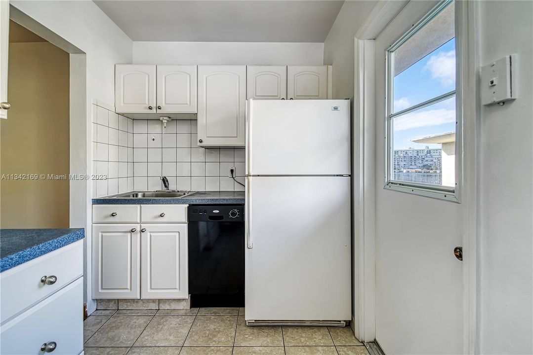 Vendido Recientemente: $4,300,000 (0 camas, 0 baños, 11049 Pies cuadrados)