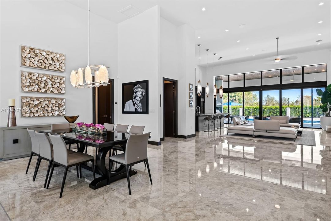Recently Sold: $3,499,000 (5 beds, 5 baths, 4998 Square Feet)
