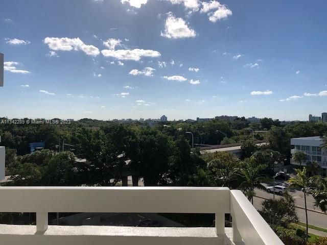 Recently Rented: $3,200 (2 beds, 2 baths, 1145 Square Feet)