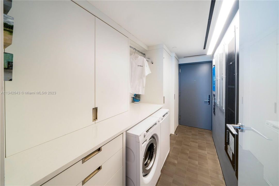 Laundry room with top-of-the-line Asko washer & dryer!