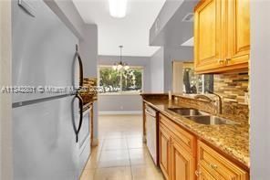 最近租的: $1,600 (1 贝兹, 1 浴室, 695 平方英尺)