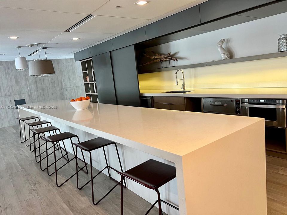 Recently Sold: $980,000 (2 beds, 2 baths, 1260 Square Feet)