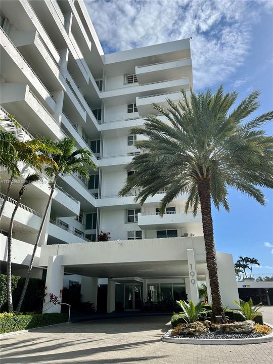 Recently Sold: $980,000 (2 beds, 2 baths, 1260 Square Feet)