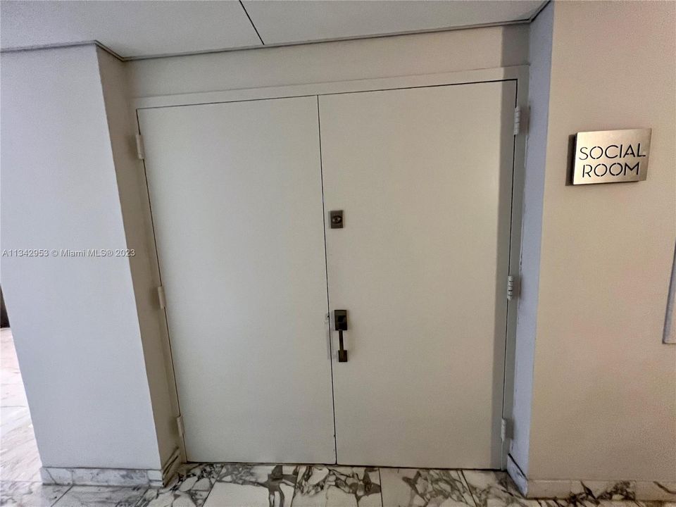 Recently Sold: $980,000 (2 beds, 2 baths, 1260 Square Feet)