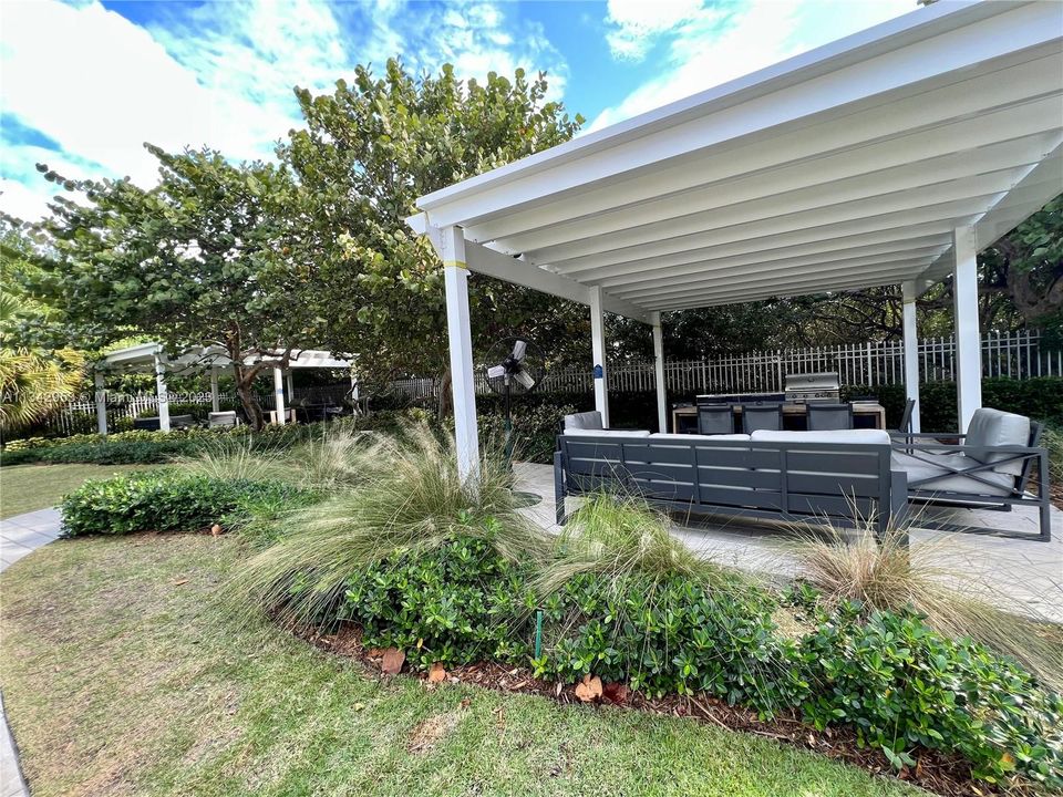 Recently Sold: $980,000 (2 beds, 2 baths, 1260 Square Feet)