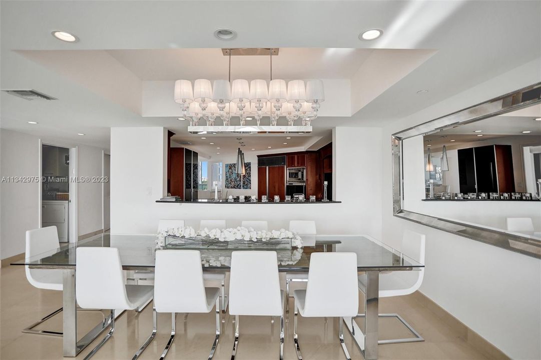 Recently Sold: $2,950,000 (3 beds, 5 baths, 3374 Square Feet)