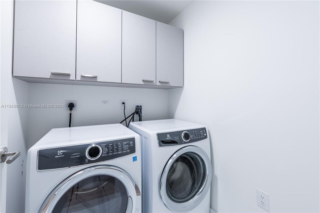 最近租的: $5,500 (1 贝兹, 2 浴室, 1386 平方英尺)