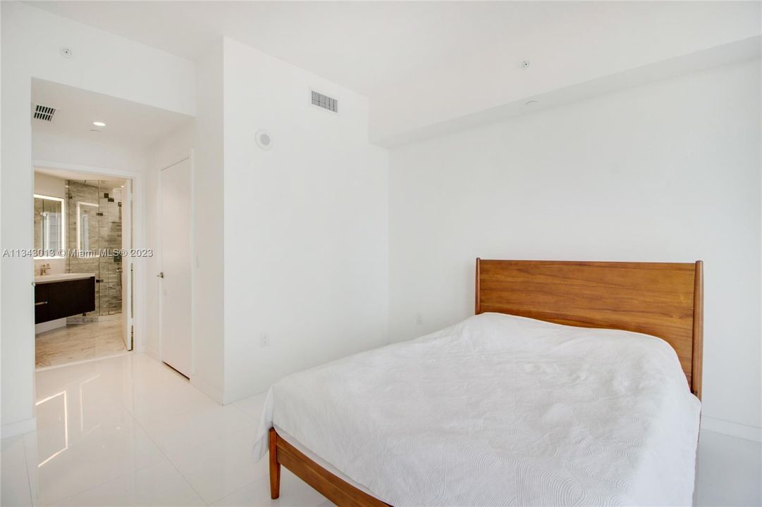 最近租的: $5,500 (1 贝兹, 2 浴室, 1386 平方英尺)