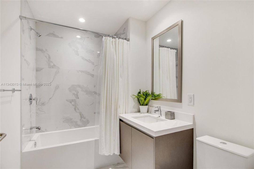 最近租的: $5,500 (1 贝兹, 2 浴室, 1386 平方英尺)