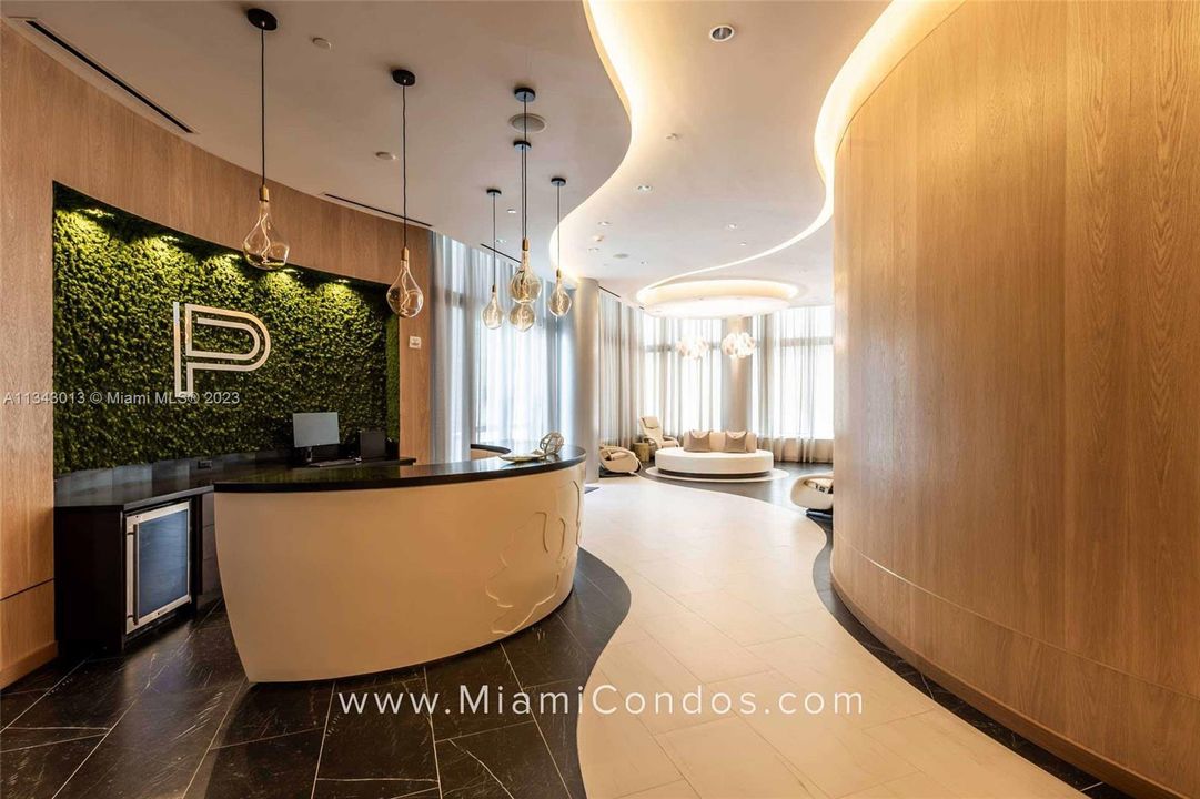 最近租的: $5,500 (1 贝兹, 2 浴室, 1386 平方英尺)