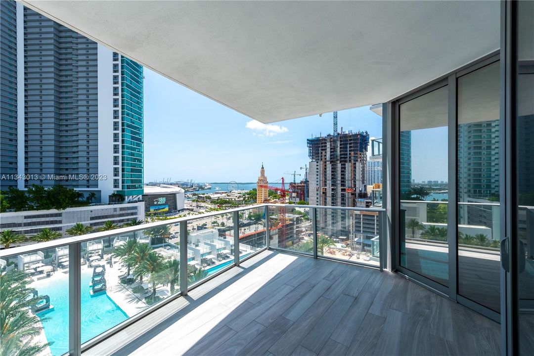 最近租的: $5,500 (1 贝兹, 2 浴室, 1386 平方英尺)