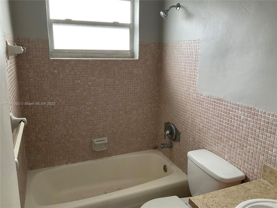 Recently Rented: $1,475 (1 beds, 1 baths, 10284 Square Feet)