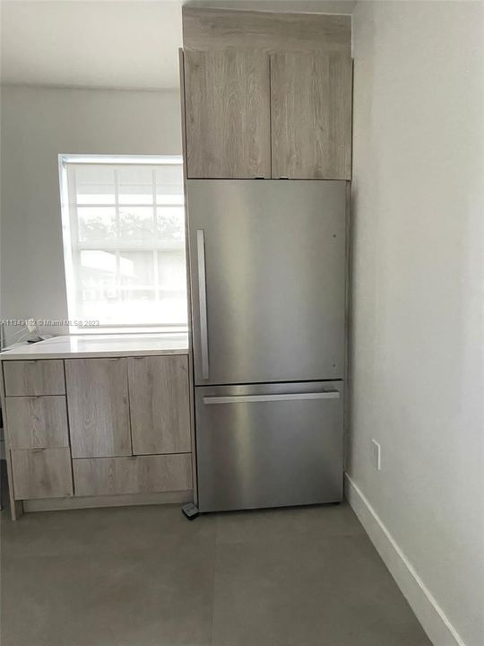 Active With Contract: $285,000 (1 beds, 1 baths, 613 Square Feet)