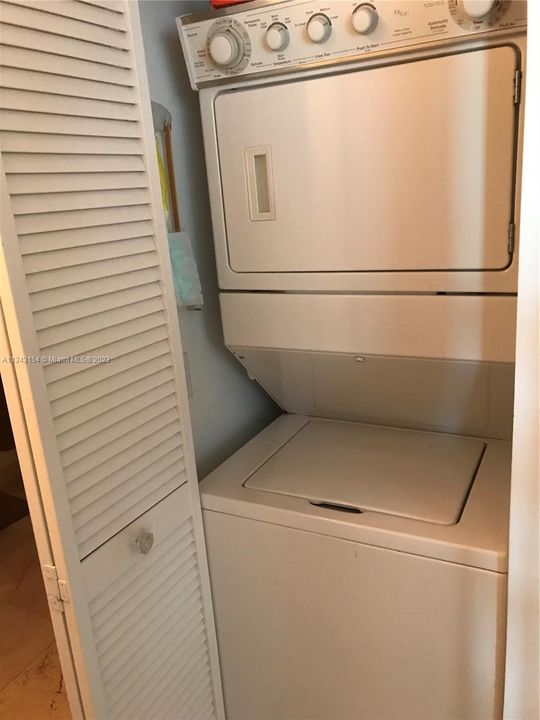 Recently Rented: $3,000 (1 beds, 1 baths, 846 Square Feet)