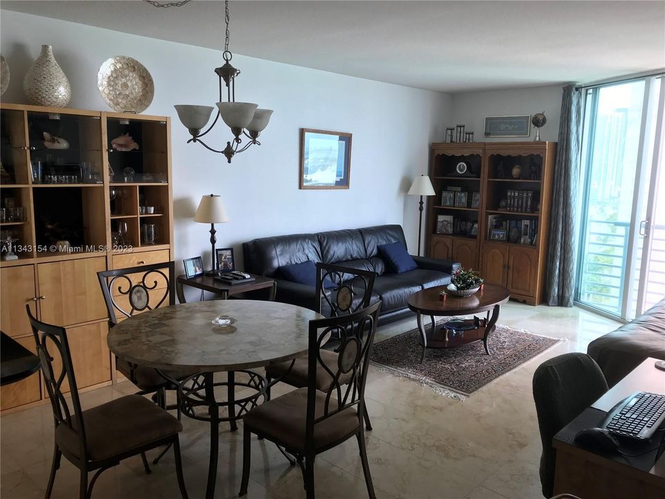 Recently Rented: $3,000 (1 beds, 1 baths, 846 Square Feet)