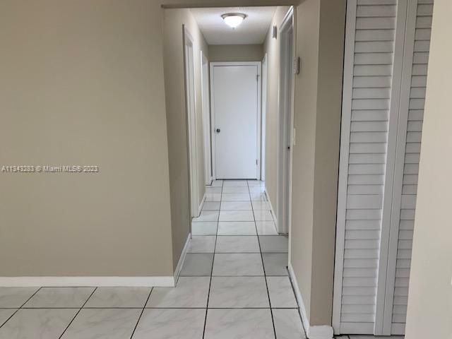 Vendido Recientemente: $294,000 (3 camas, 2 baños, 999 Pies cuadrados)