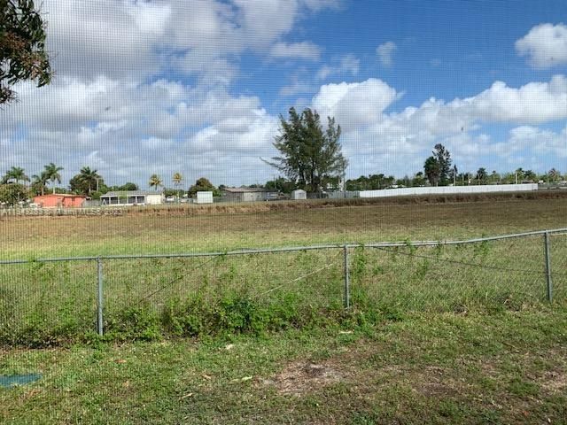 Vendido Recientemente: $294,000 (3 camas, 2 baños, 999 Pies cuadrados)