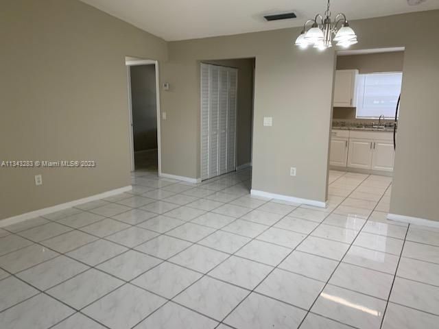 Vendido Recientemente: $294,000 (3 camas, 2 baños, 999 Pies cuadrados)