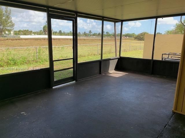 Vendido Recientemente: $294,000 (3 camas, 2 baños, 999 Pies cuadrados)