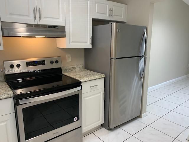 Vendido Recientemente: $294,000 (3 camas, 2 baños, 999 Pies cuadrados)