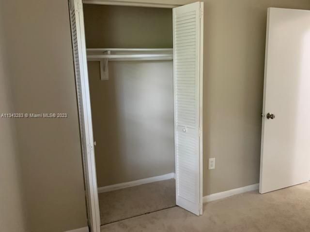 Vendido Recientemente: $294,000 (3 camas, 2 baños, 999 Pies cuadrados)