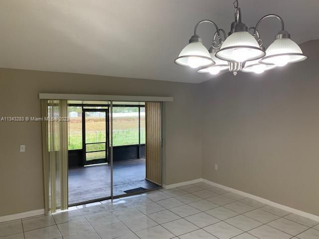 Vendido Recientemente: $294,000 (3 camas, 2 baños, 999 Pies cuadrados)